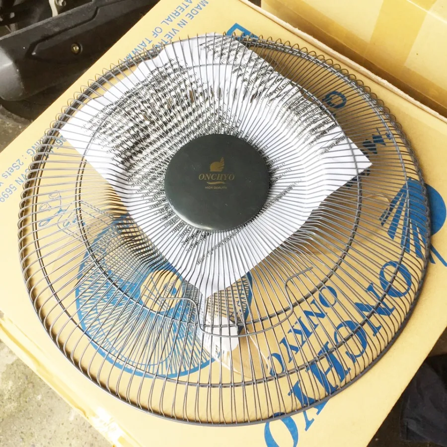Quạt treo tường Onchyo 1 dây B400
