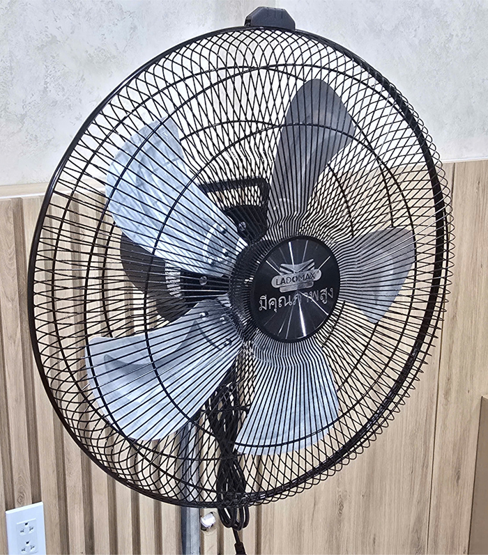 Quạt đứng đa dụng Ladomax HA-118D