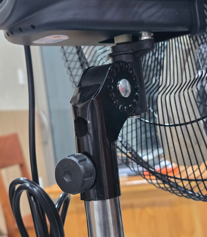Quạt đứng đa dụng Ladomax HA-118D