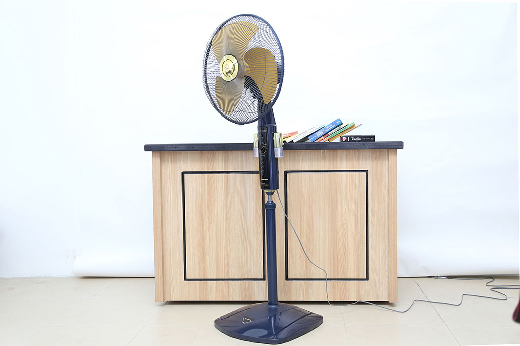 Quạt đứng Panasonic F407WGO