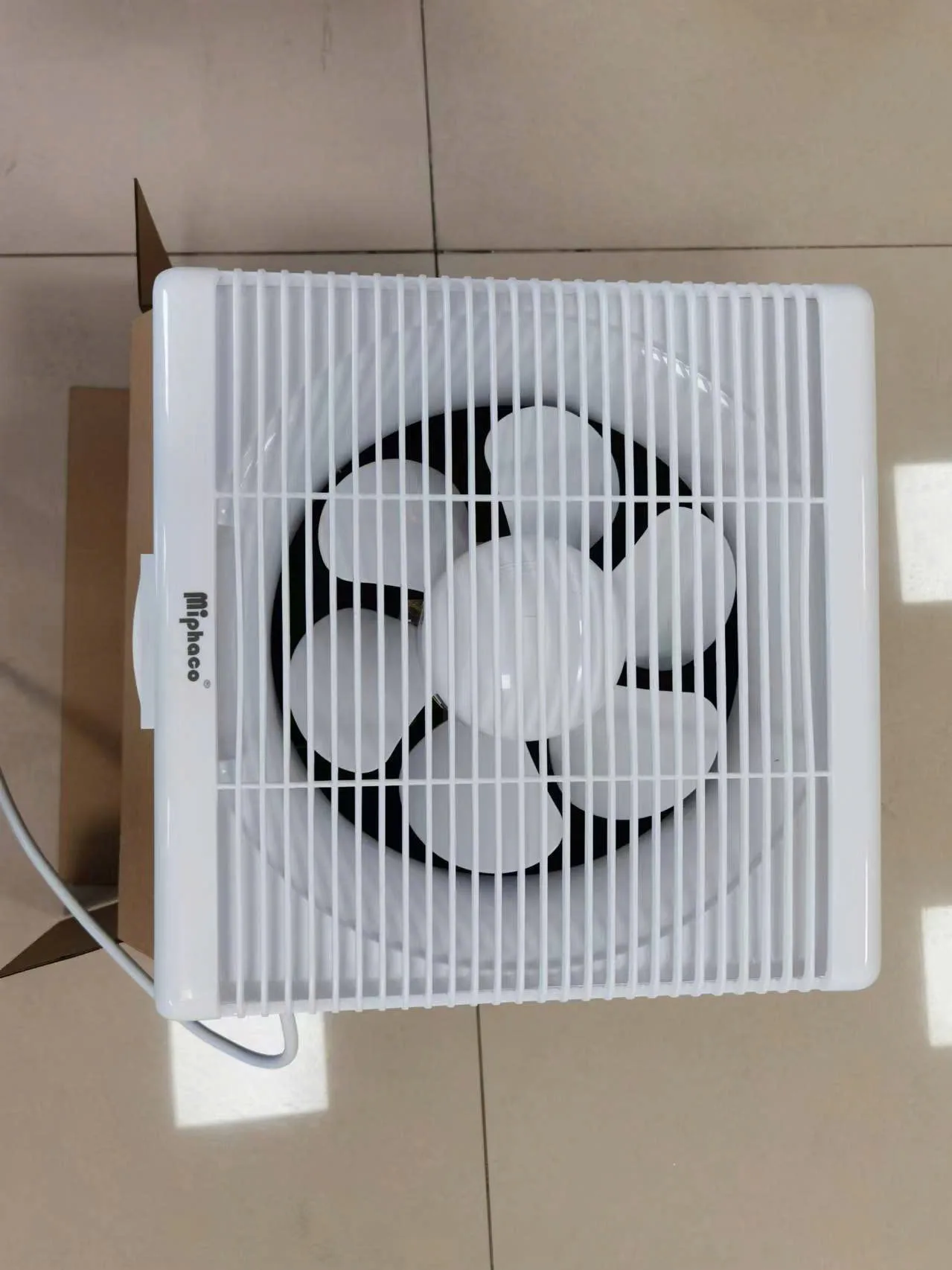 Quạt hút âm tường 1 chiều Miphaco EW-200