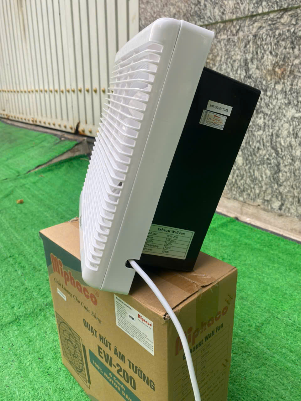 Quạt hút âm tường 1 chiều Miphaco EW-200