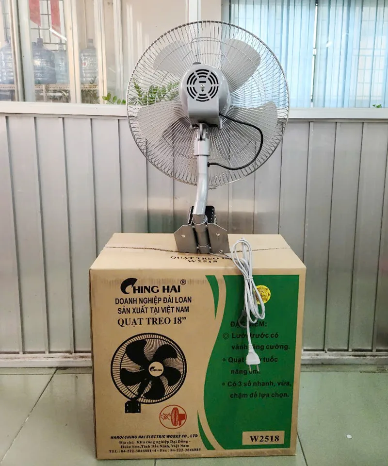 Quạt treo tường Ching Hai W2518