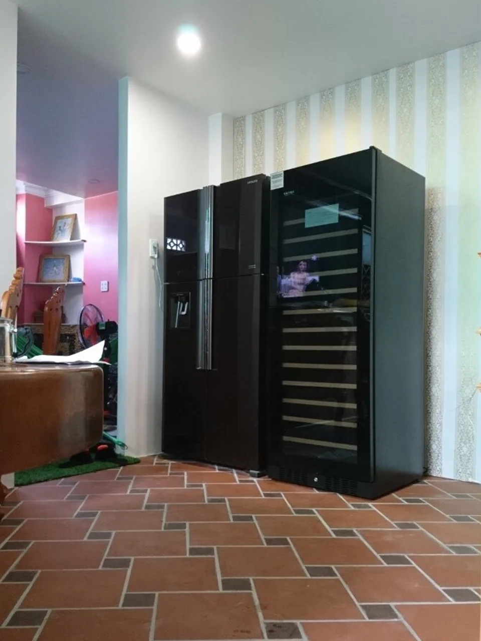 Tủ ướp rượu Kadeka KS194TL/TR
