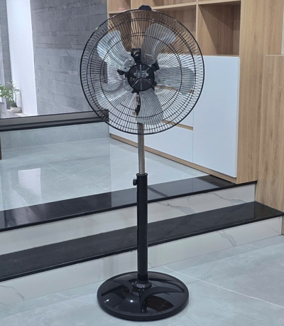 Quạt đứng đa dụng Ladomax HA-118D